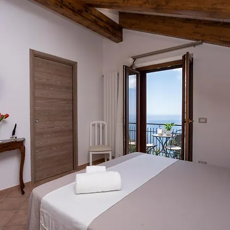 Lantgård Punta San Lazzaro Agerola